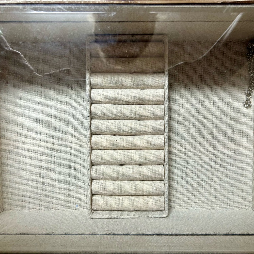 Sophisticated Tan Jewelry Organizer